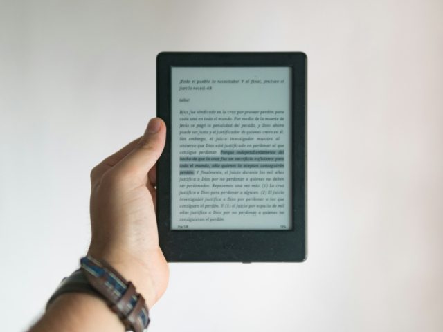 Kindle ou Kobo : quelle liseuse pour lire beaucoup