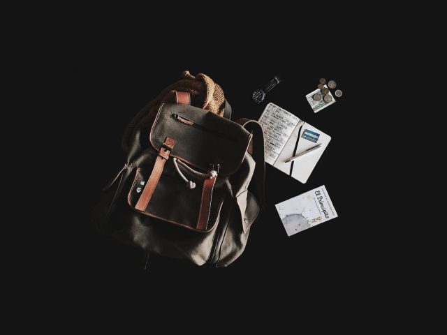 Lonely Planet ou Guide du Routard : lequel choisir ?