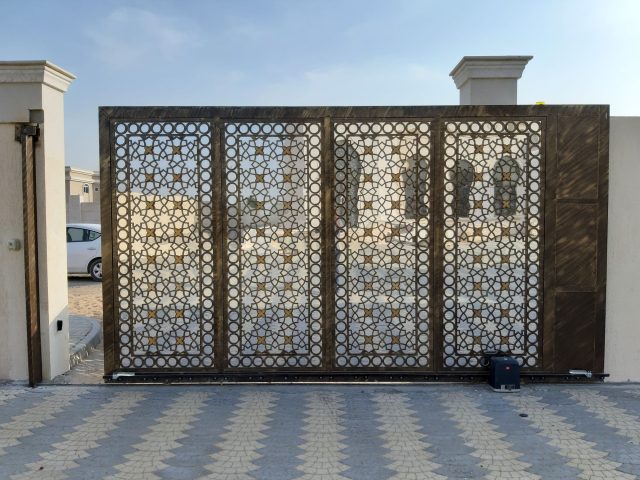 Portail coulissant : prix, motorisation, pièges de pose