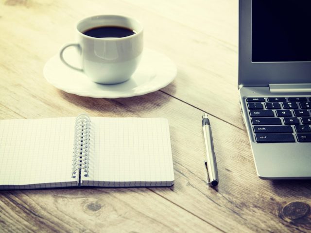 Comparer résidences d&rsquo;écrivain et ateliers d&rsquo;écriture